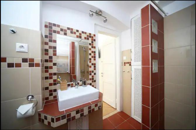 3Bdr-2Bath-3Ac Design Apt, Central, Secured Parking, Quiet Budapest Kültér fotó